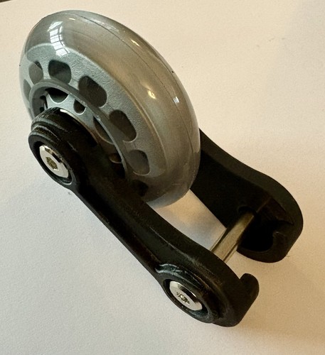 Front trolley wheel - front,